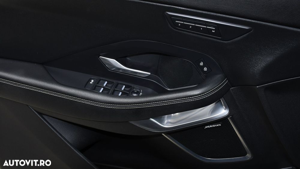 Jaguar E-Pace P300e AWD R-Dynamic HSE - 27