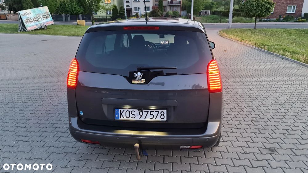 Peugeot 5008 1.6 THP Premium + - 28