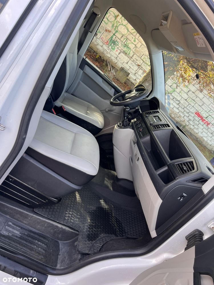 Volkswagen Transporter T6 TDI L2H1 - 18