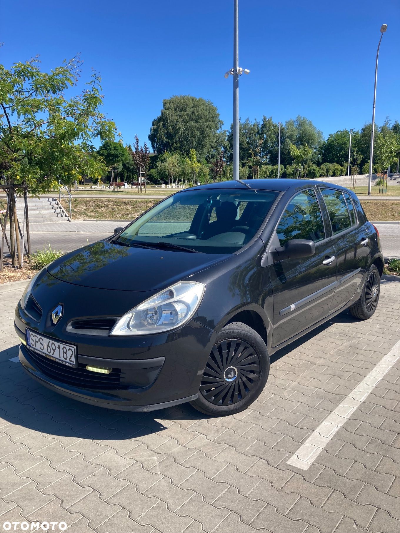 Renault Clio 1.2 16V Authentique - 1