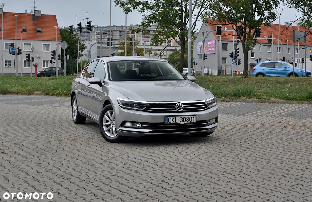 Volkswagen Passat 1.8 TSI BMT Comfortline - 10