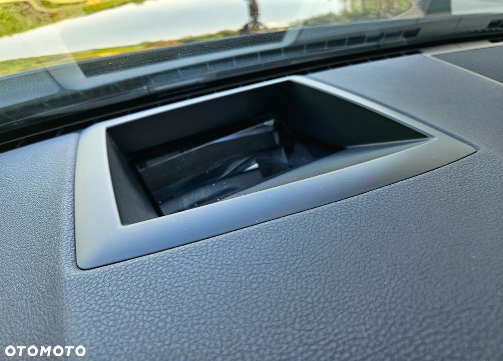 BMW Seria 7 740d - 34