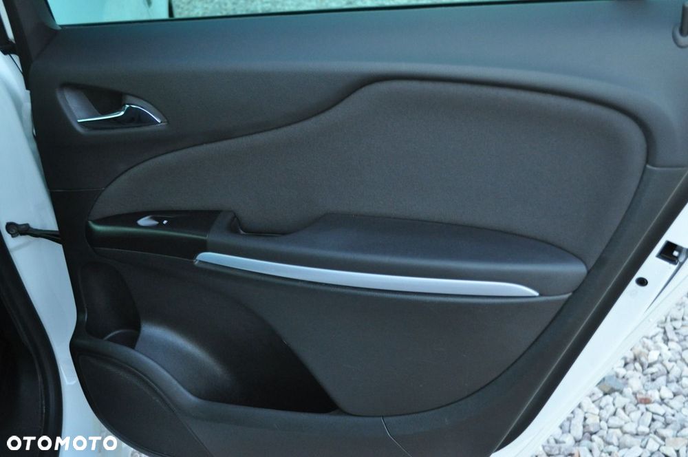 Opel Zafira 1.4 Turbo Business Innovation - 28