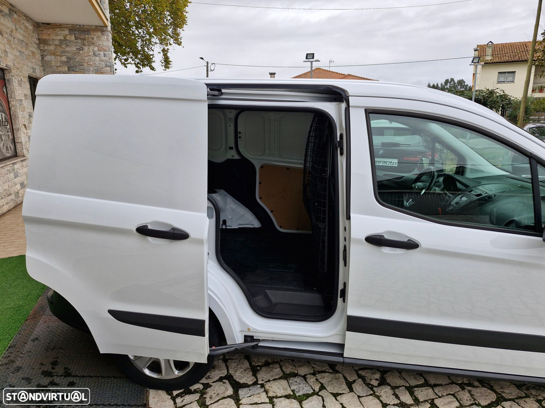 Ford Transit Courier 1.5 TDCi Ambiente - 28