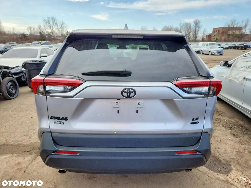 Toyota RAV4 - 7