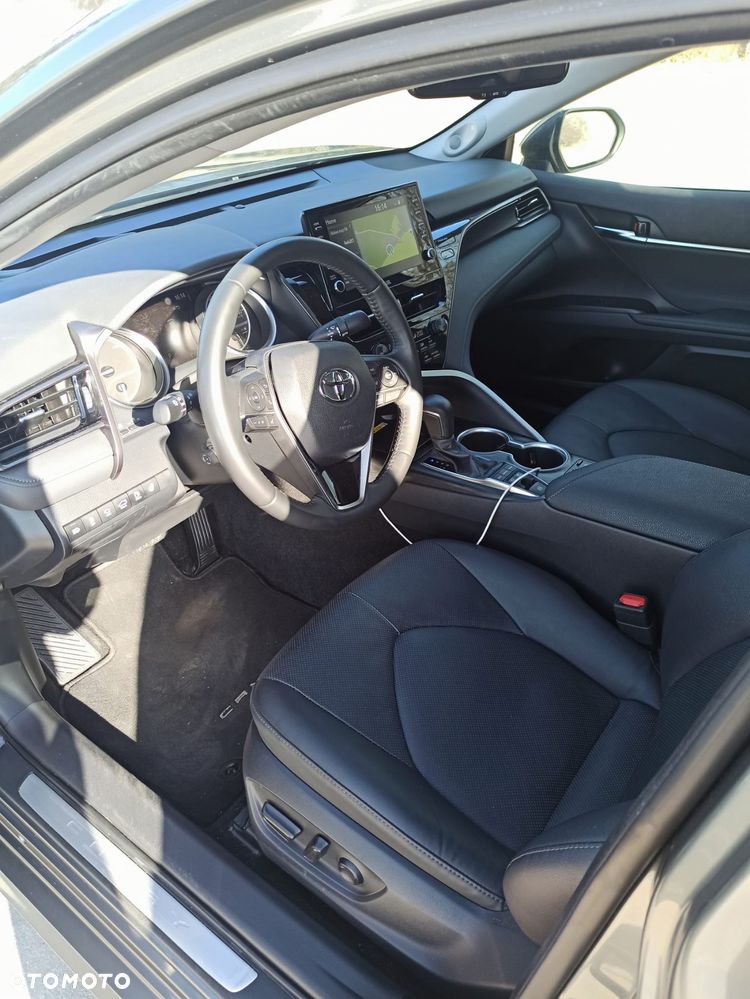 Toyota Camry 2.5 Hybrid Executive CVT - 26