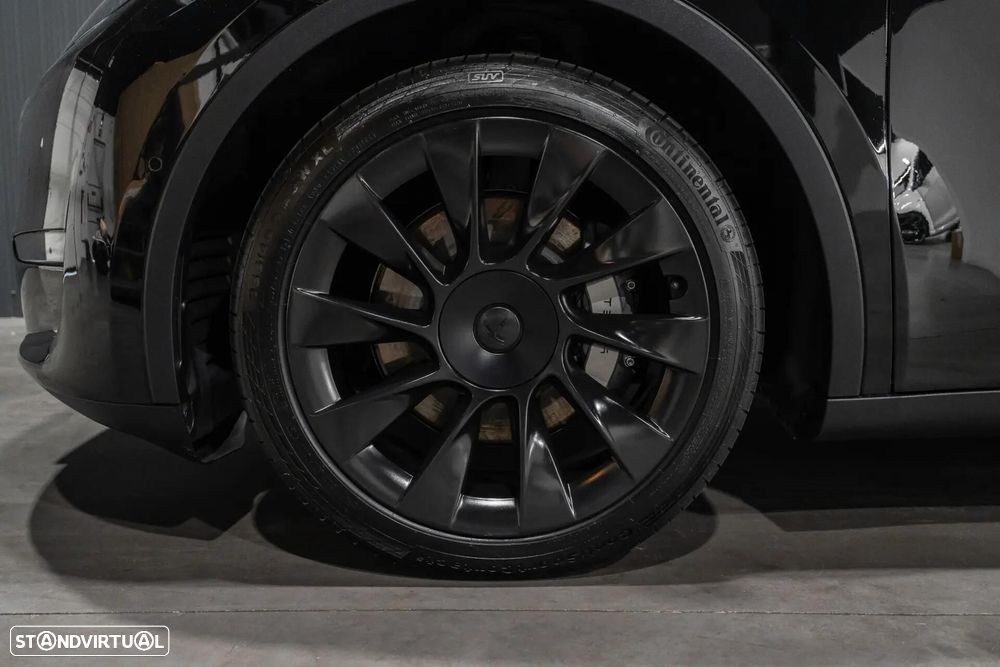 Tesla Model Y Long Range Dual Motor AWD - 28