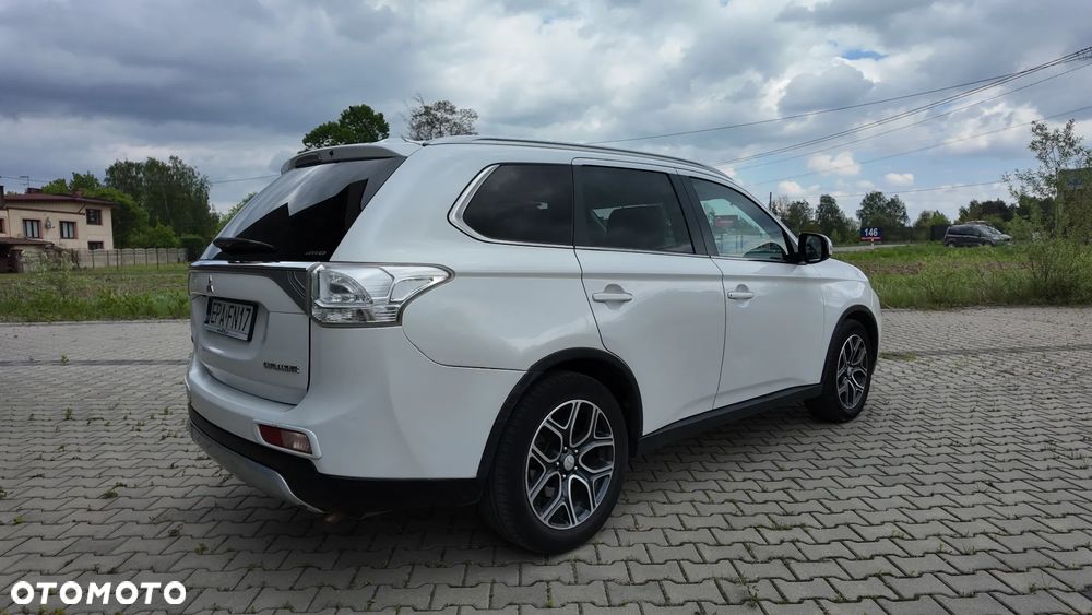Mitsubishi Outlander 2.2 DID Instyle Navi 4WD - 10