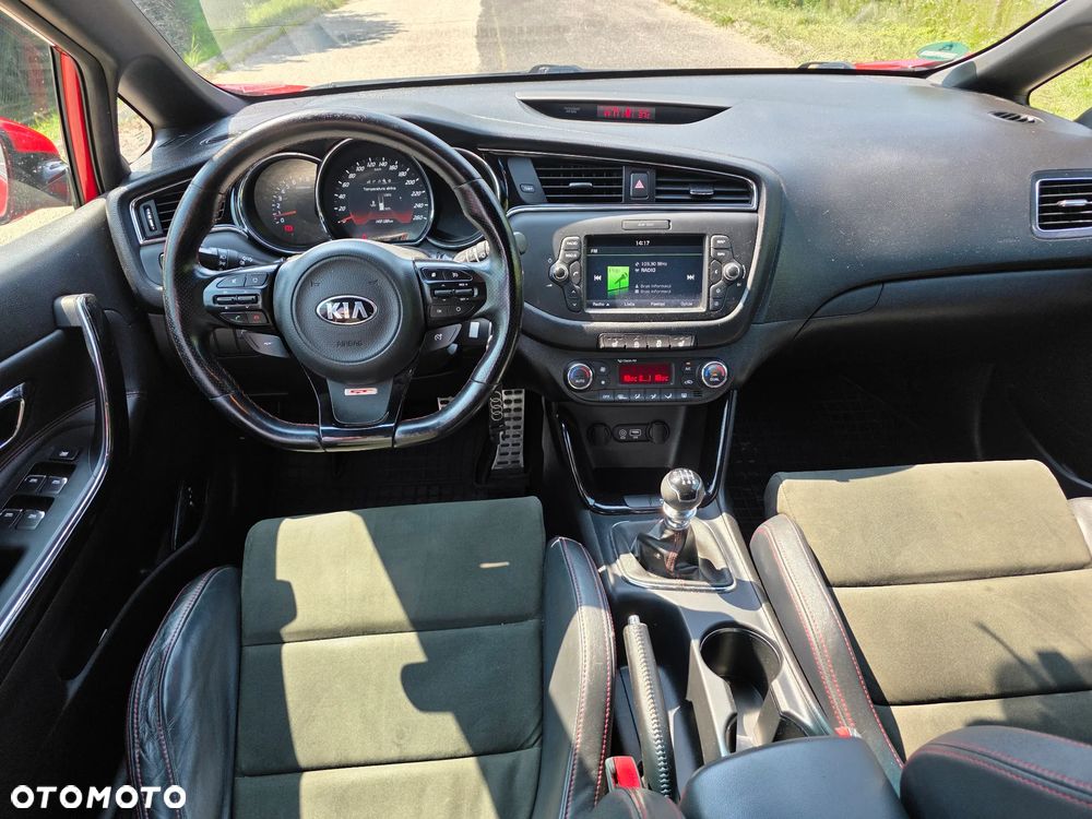Kia Ceed - 10