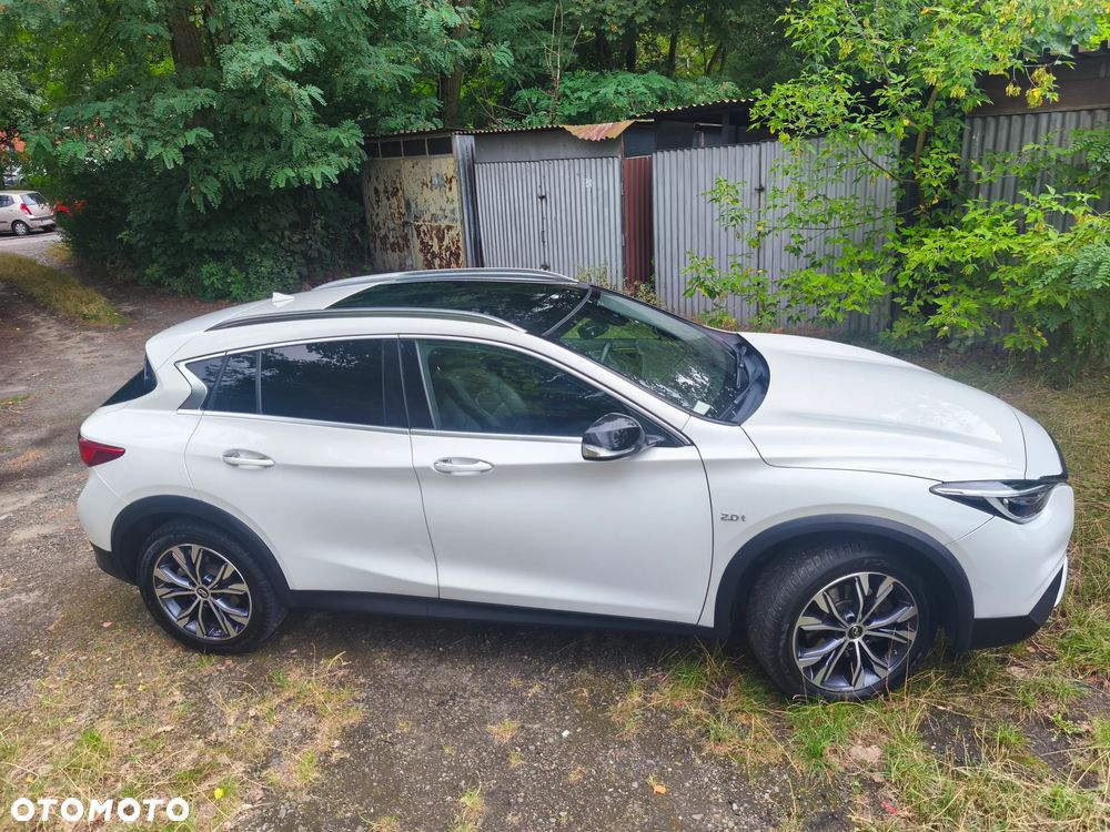 Infiniti QX - 1