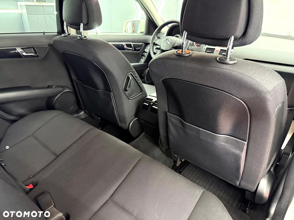 Mercedes-Benz Klasa C 220 CDI DPF (BlueEFFICIENCY) Elegance - 30