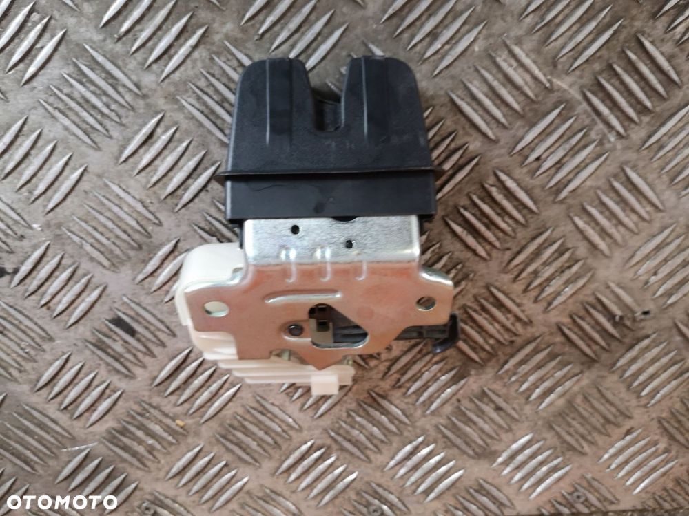 ZAMEK KLAPY BAGAŻNIKA VW OE 3G0827503C - 3
