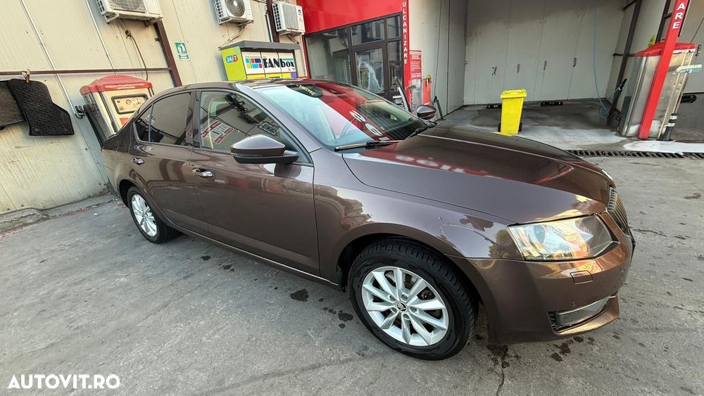 Skoda Octavia 2.0 TDI DSG 4X4 Ambition - 14