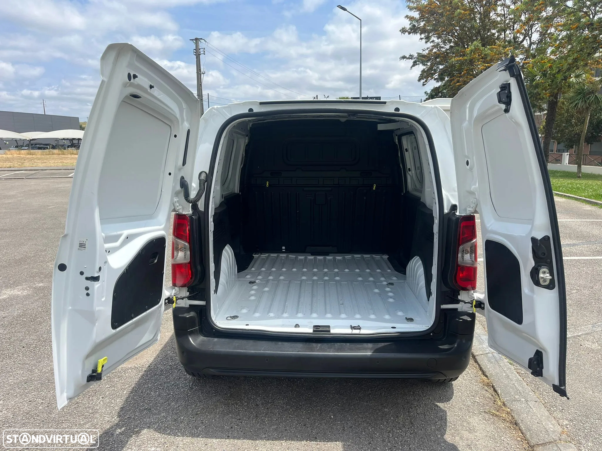 Opel COMBO 1.5 102cv 3 LUGARES - AC - IVA DEDUTÍVEL - 13