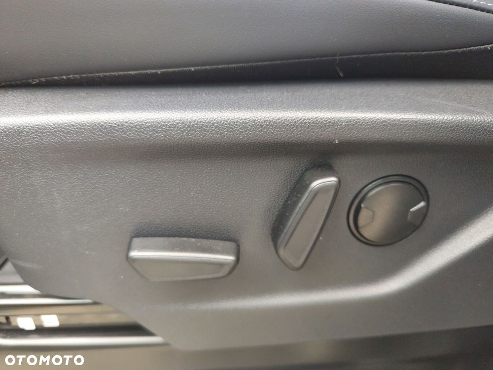 Ford Tourneo Custom - 11