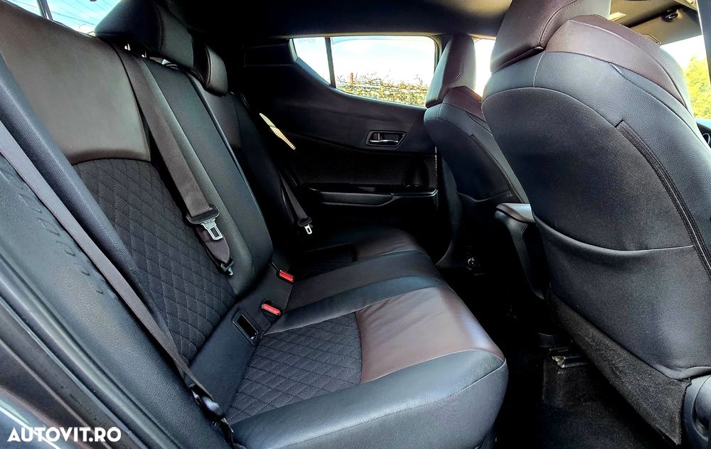 Toyota C-HR Lounge - 35