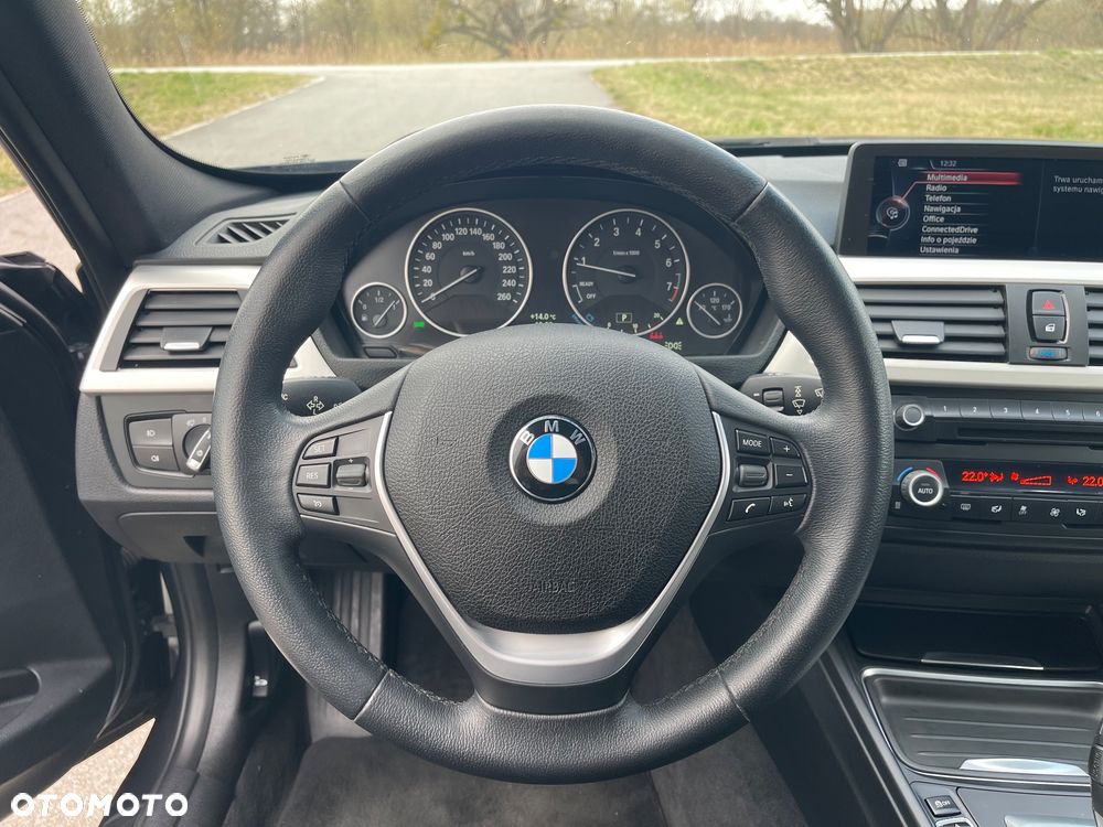 BMW Seria 3 320i - 11