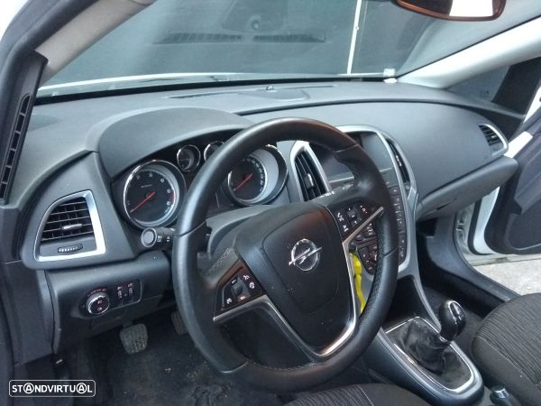 Para Peças Opel Astra J Sports Tourer (P10) - 9
