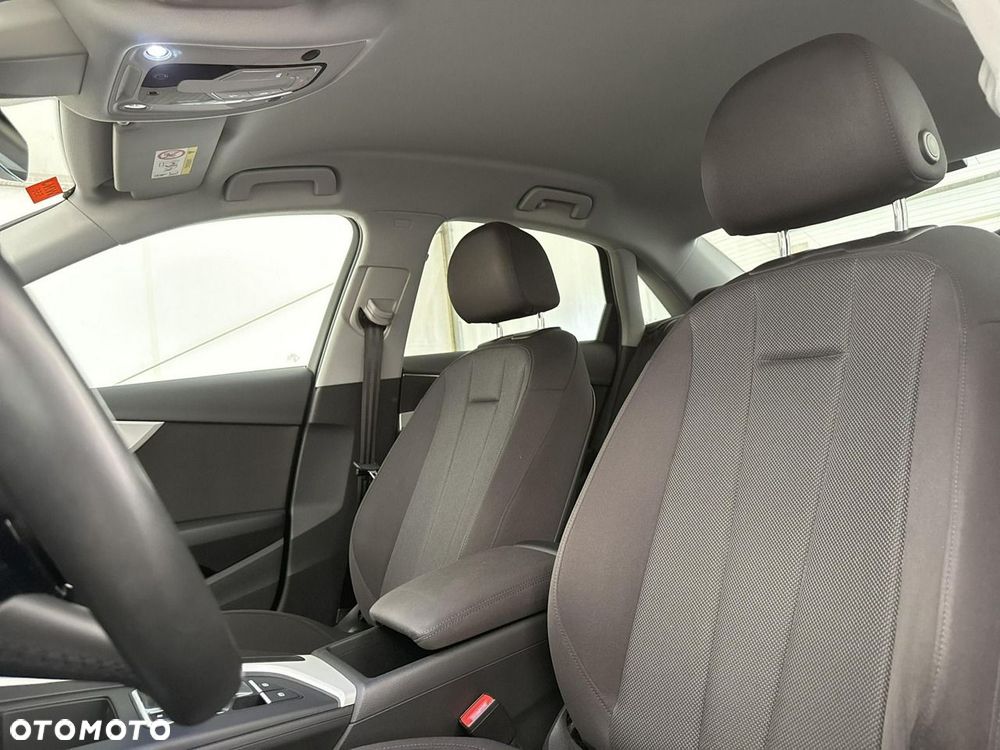 Audi A4 Limousine - 12