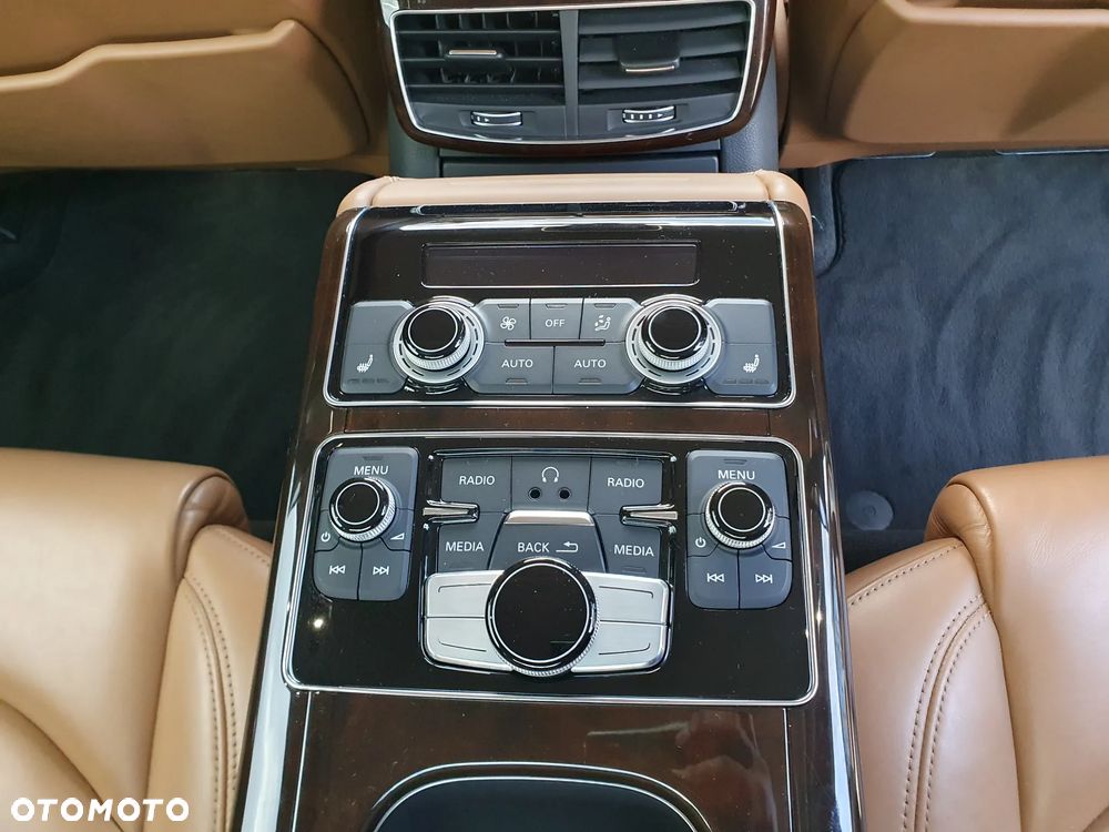 Audi A8 4.2 TDI DPF (clean diesel) quattro tiptronic - 16