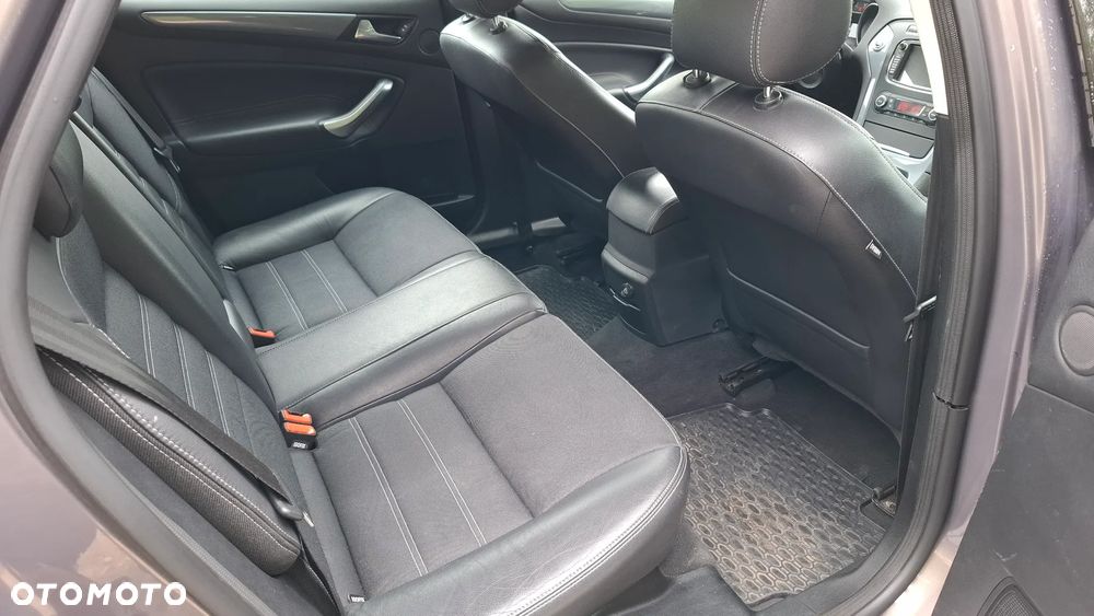 Ford Mondeo 2.0 TDCi Ambiente - 13