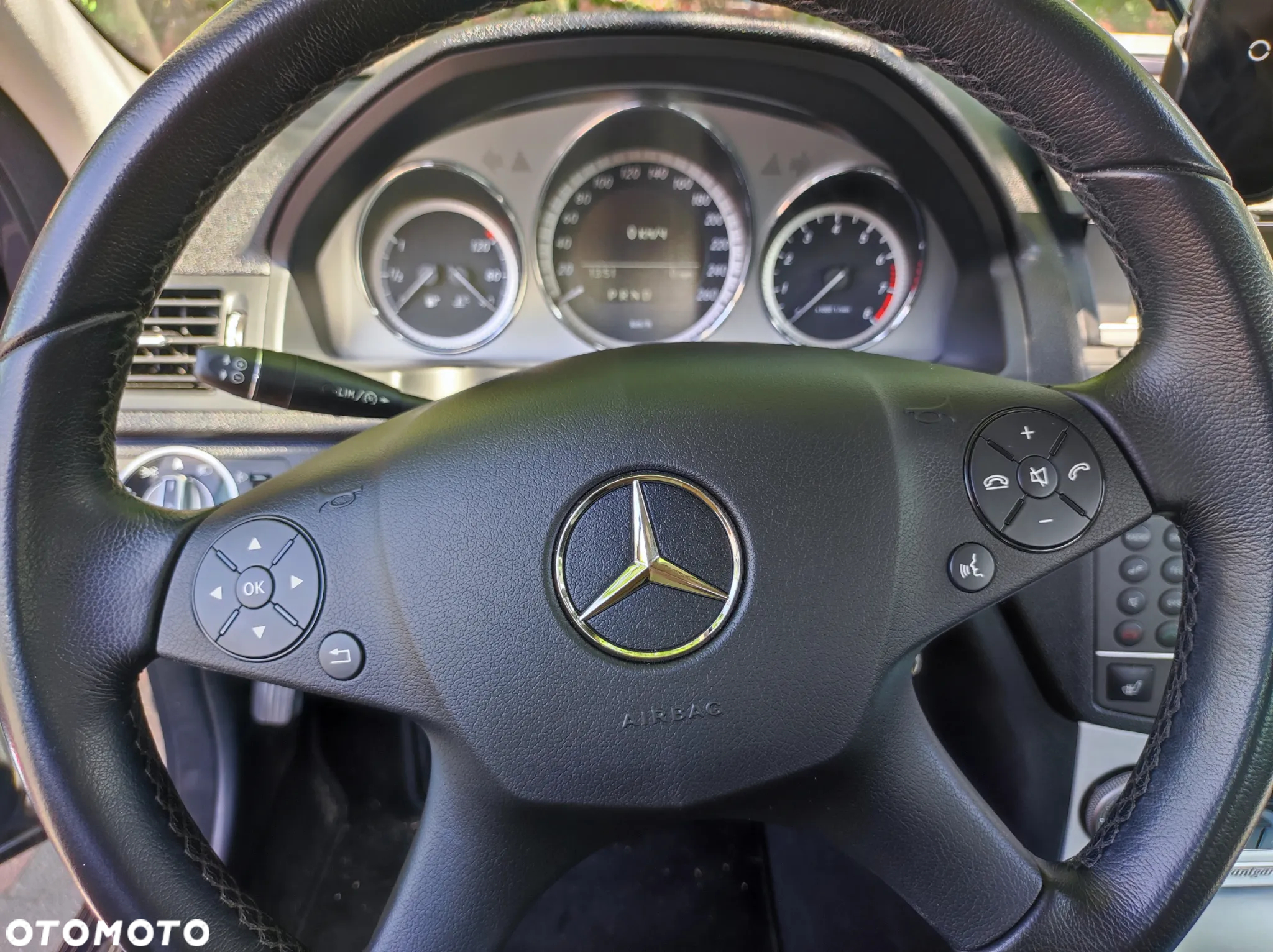 Mercedes-Benz Klasa C 180 BlueEFFICIENCY 7G-TRONIC Avantgarde - 18