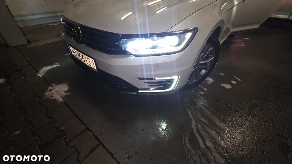 Volkswagen Passat - 19