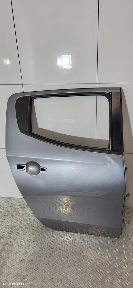 Mitsubishi L200 V Drzwi Prawy Tył - 1