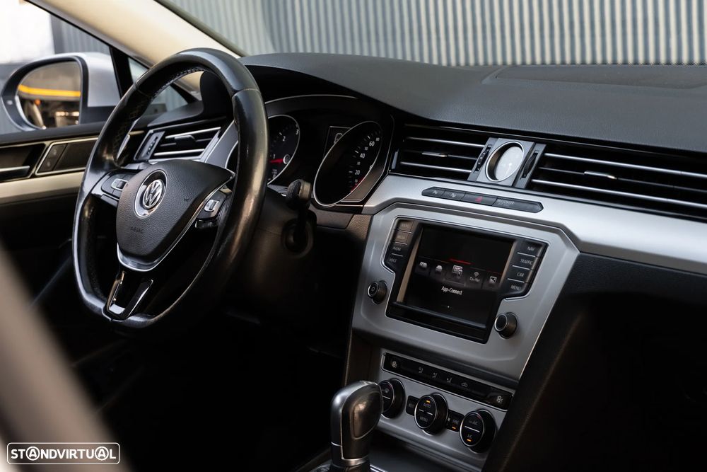 VW Passat Variant 1.6 TDI SCR DSG Business - 46