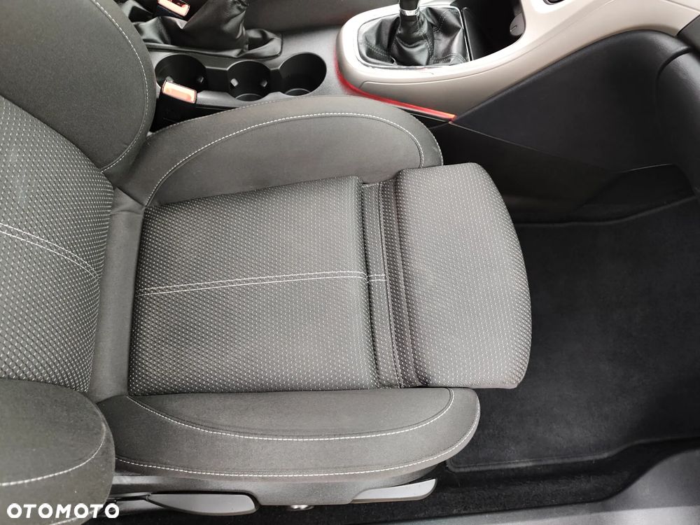 Opel Astra 1.6 Design Edition - 22
