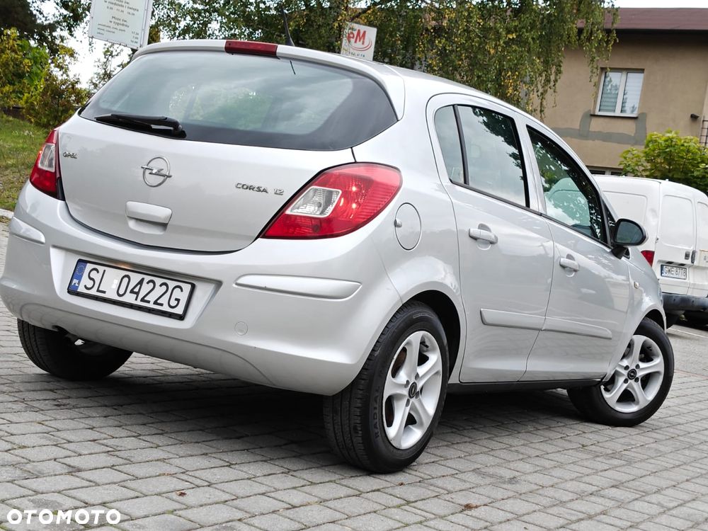 Opel Corsa 1.2 16V Cosmo - 25