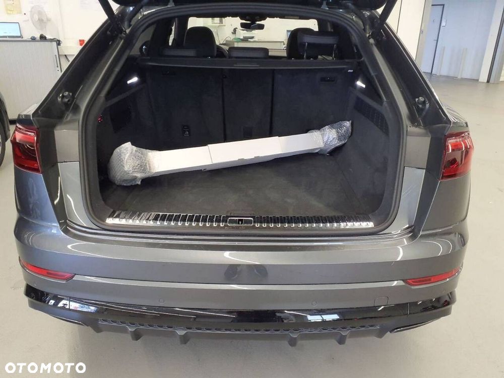 Audi Q8 - 11