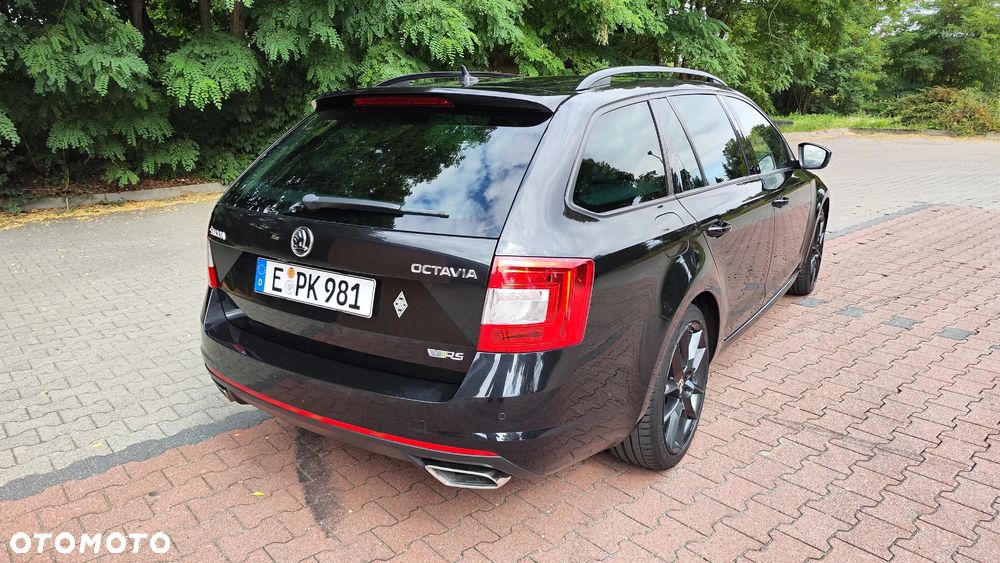 Skoda Octavia 2.0 TDI DSG RS - 10