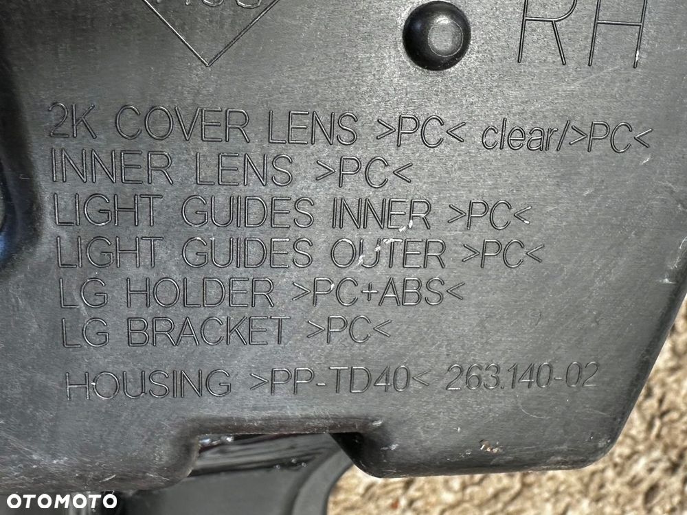 Lampa prawa do jazdy dziennej LED 266009347R Renault Captur II lift - 10