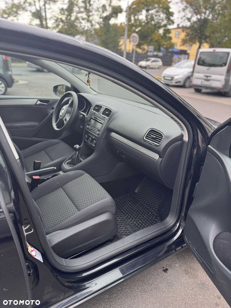 Volkswagen Golf - 6