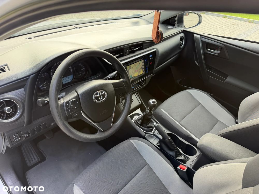 Toyota Auris 1.4 D-4D Dynamic - 12