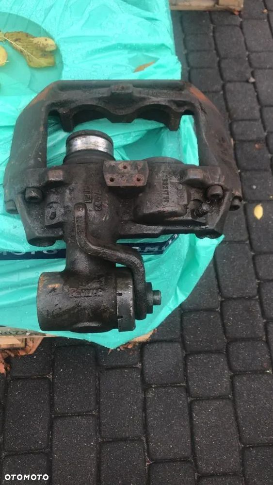 Zacisk Hamulcowy  Tył Mercedes Vario - 3