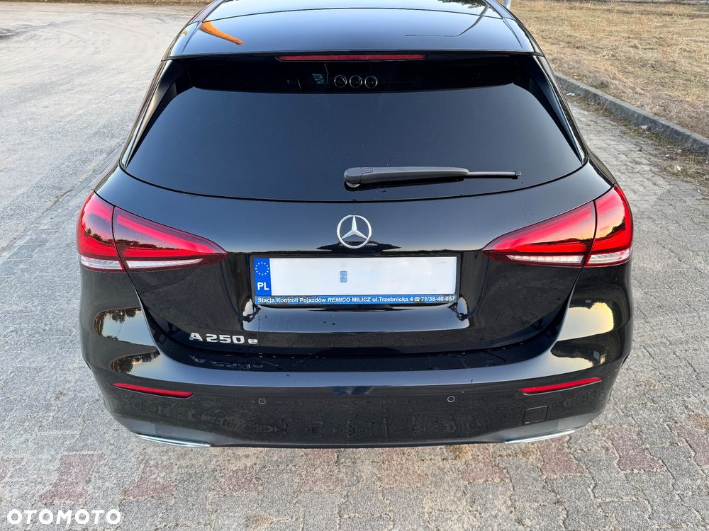 Mercedes-Benz Klasa A 250 e 8G-DCT AMG Line - 5