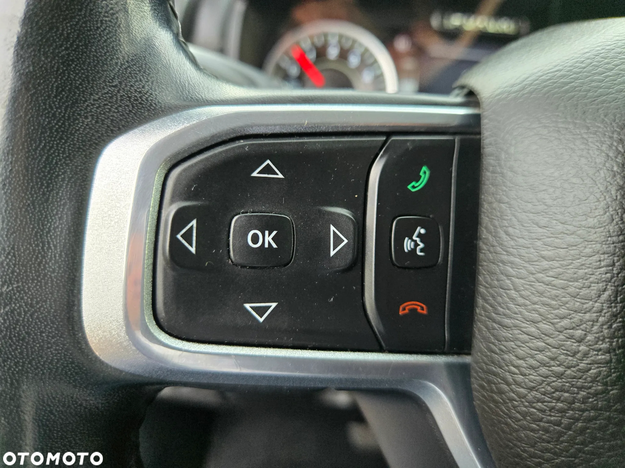 RAM 1500 Crew Cab MB Laramie - 38