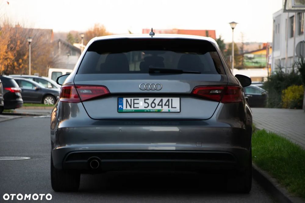 Audi A3 Sportback 1.6 TDI (clean diesel) S tronic S line Sportpaket - 8