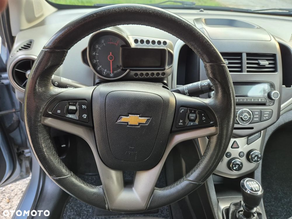 Chevrolet Aveo 1.6 LTZ - 16