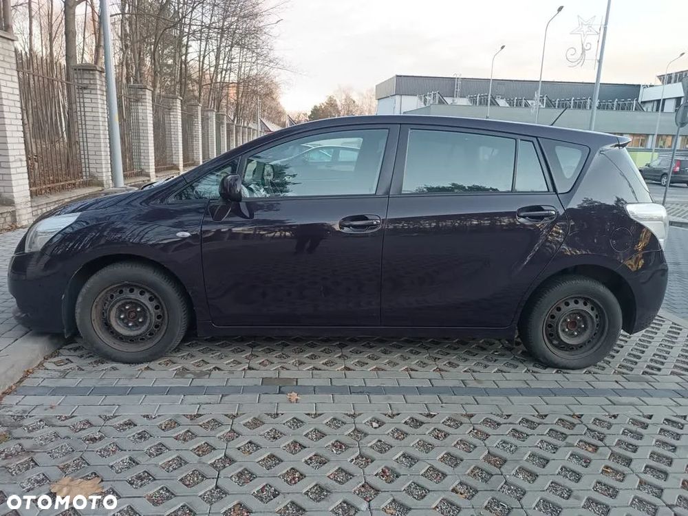 Toyota Verso 2.0 D-4D 2010 7os - 10
