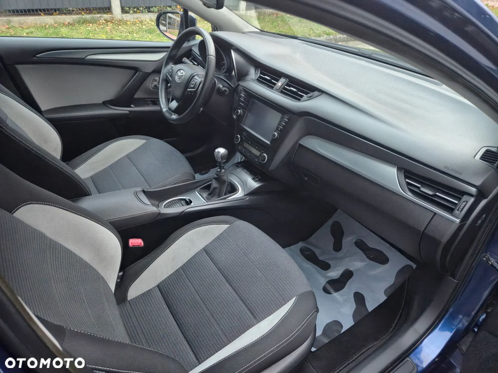 Toyota Avensis 1.8 Edition S+ - 11