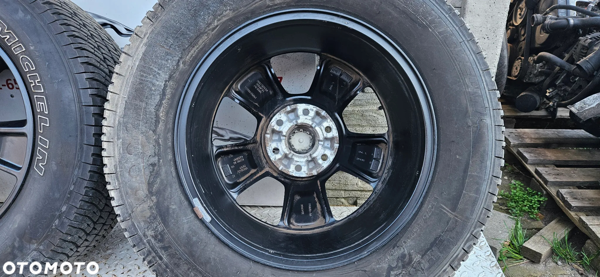 RAM 1500 V 5 2019-  Felgi aluminiowe Komplet felg Alufelgi 275/65/20 R20 20 Cali Felga 5YD55TRMAA 6x139.7 Opona bardzo ładna DOT 34/23 michelin - 26