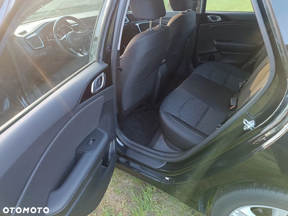 Kia Ceed 1.6 CRDi Eco-Dynamics+ (48V Mild-Hybrid) Vision - 13
