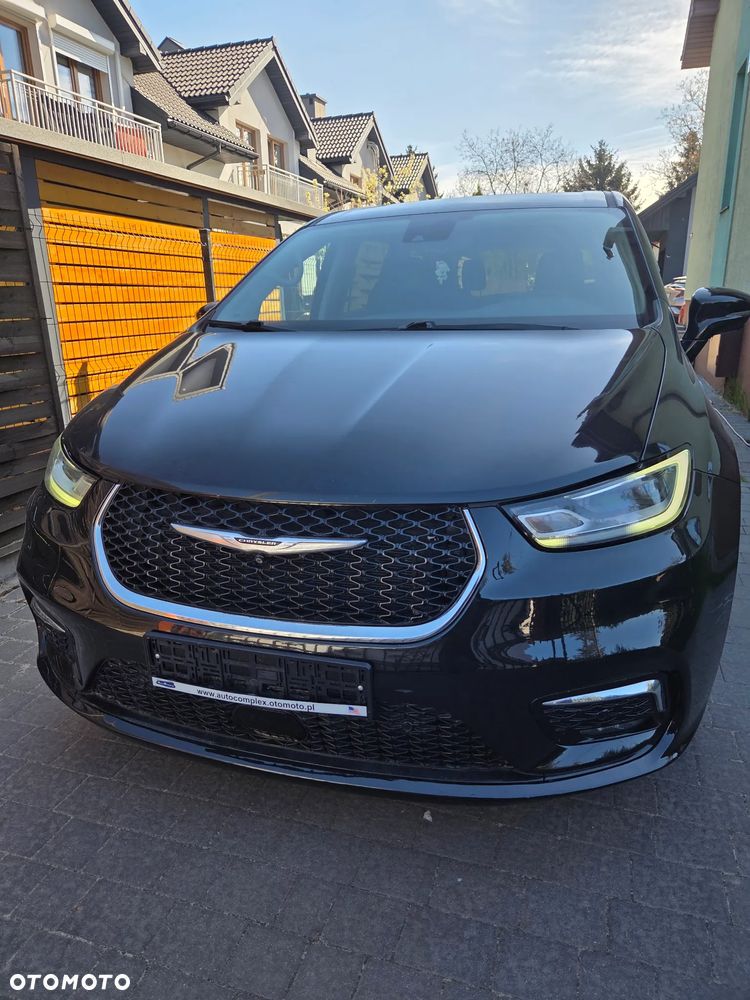 Chrysler Pacifica - 17