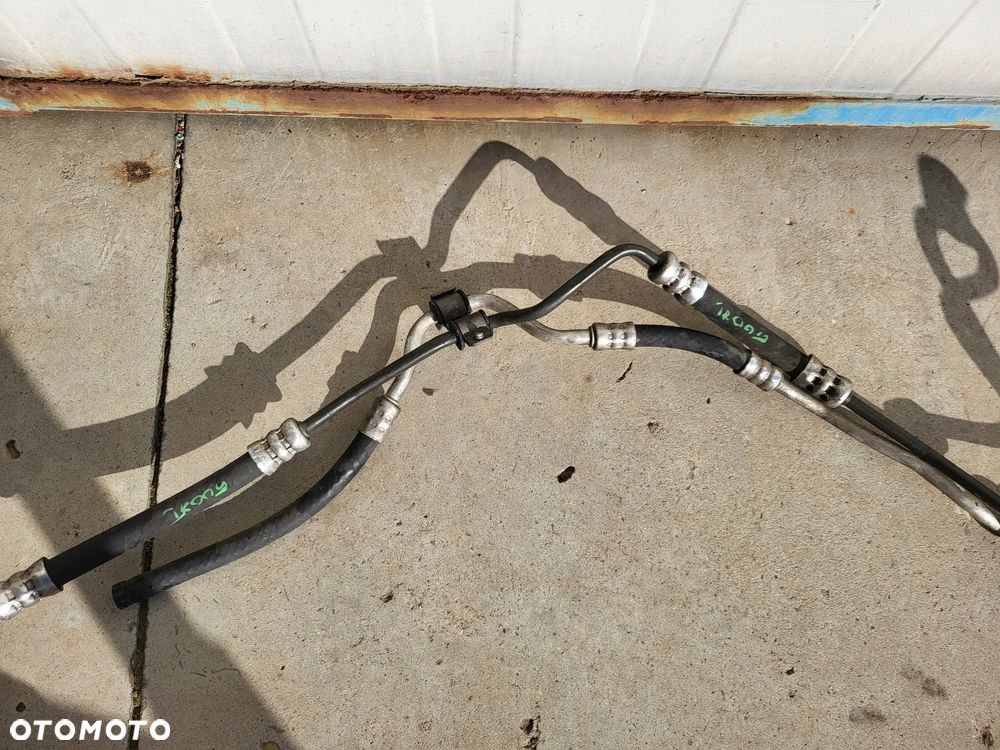 Przewody przewód wspomagania Peugeot 5008 I - 3