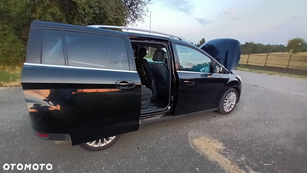 Ford Grand C-MAX - 11