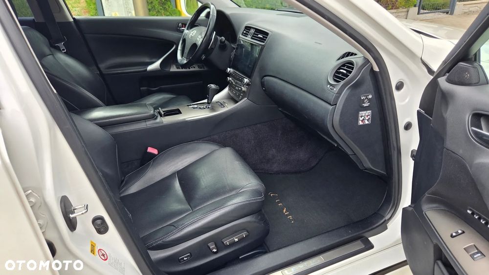 Lexus IS 250 Sport - 15