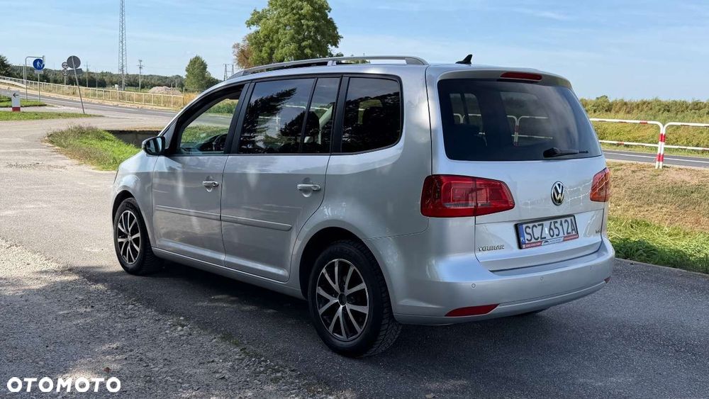 Volkswagen Touran 1.6 TDI DPF BlueMotion Technology DSG Highline - 26